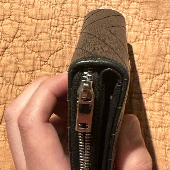 SOLD. YSL Yves Saint Laurent Cassandre Wallet - Black with Silver - Like New!! - Picture 6 of 6